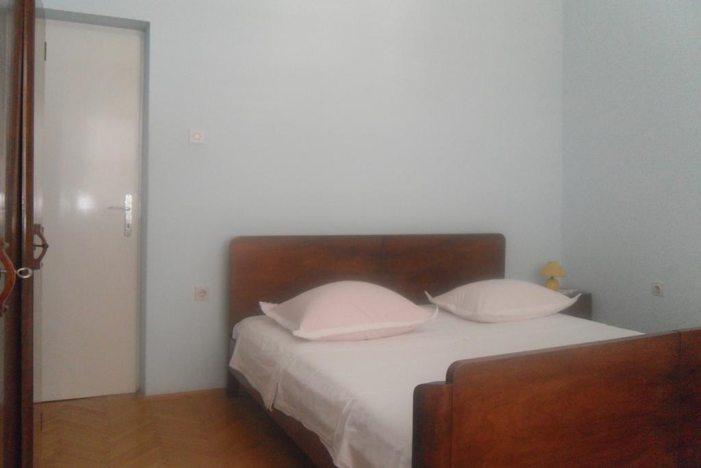 Hostel Guesthouse Mira Omis Phòng bức ảnh