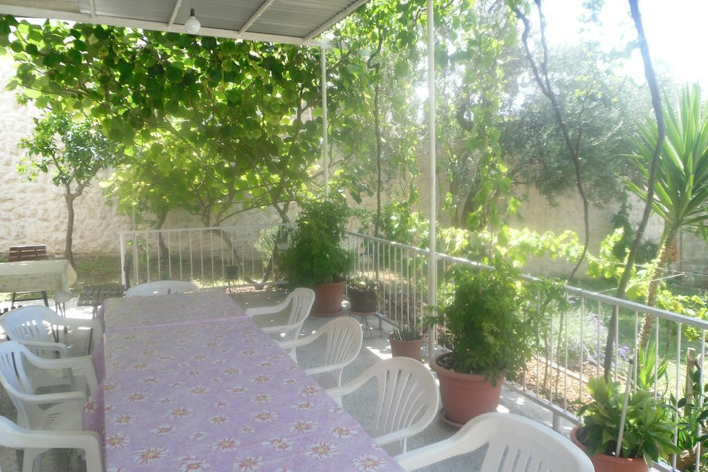 Hostel Guesthouse Mira Omis Ngoại thất bức ảnh